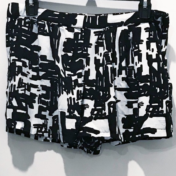 Women’s Forever 21 short-size M - Picture 2 of 7